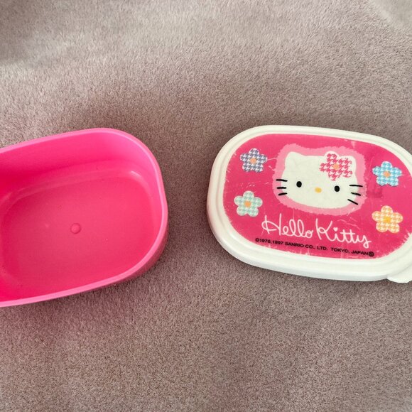 Cute Hello Kitty Doll with Mini Plastic Container: Perfect for Hello Kitty Fan - Picture 5 of 8